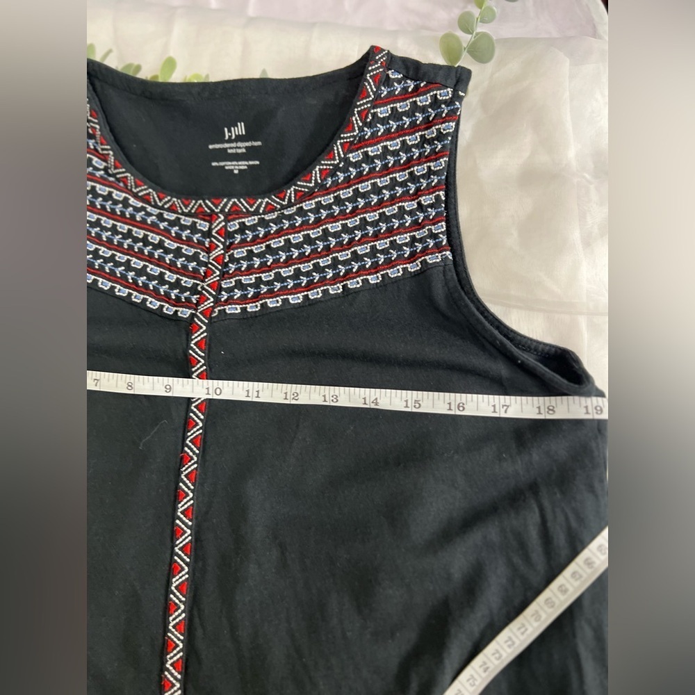J Jill Black Embroidered Dipped Hem Knit Tank size M - Picture 6 of 7